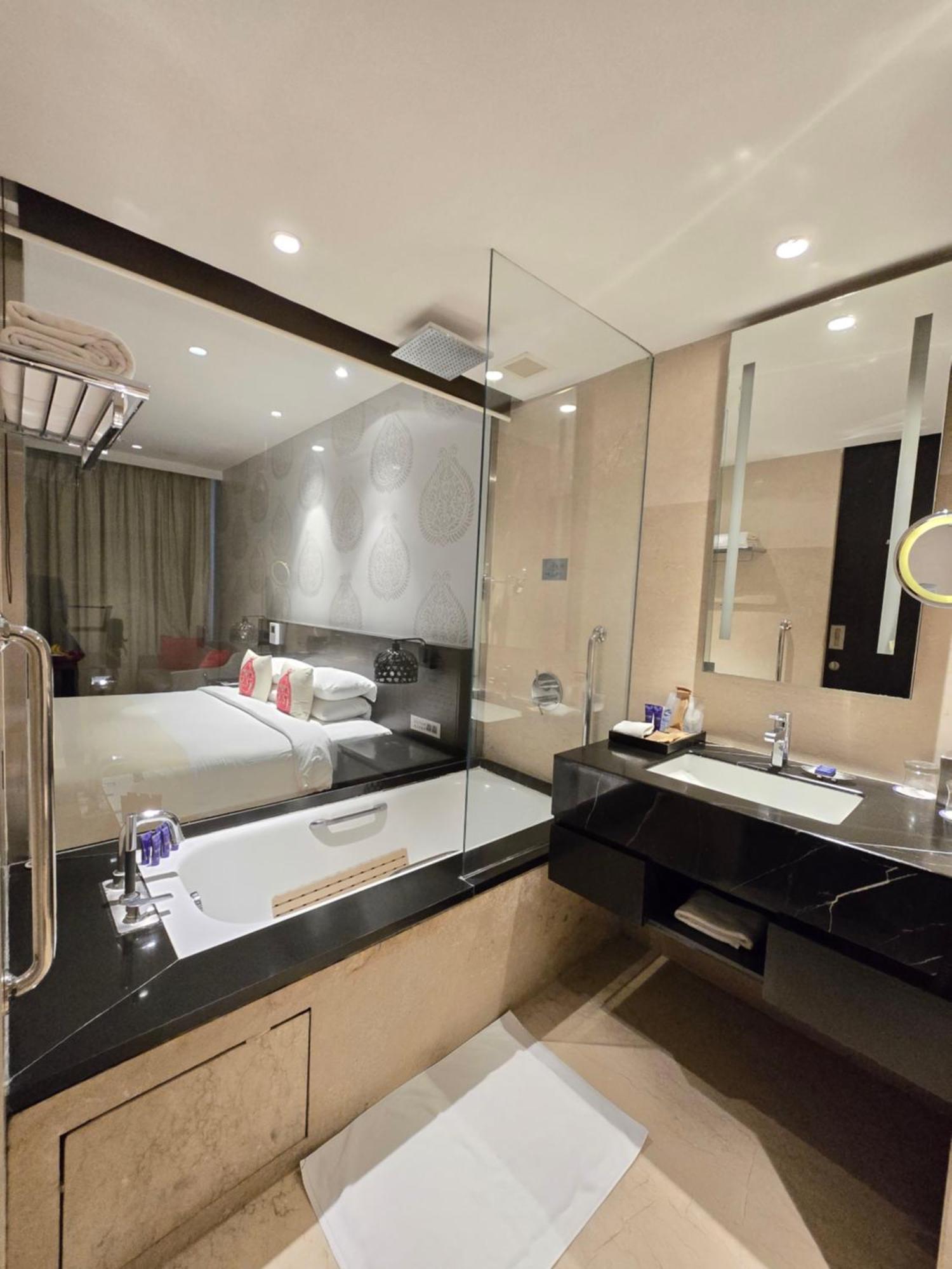 Vivanta Guwahati Buitenkant foto