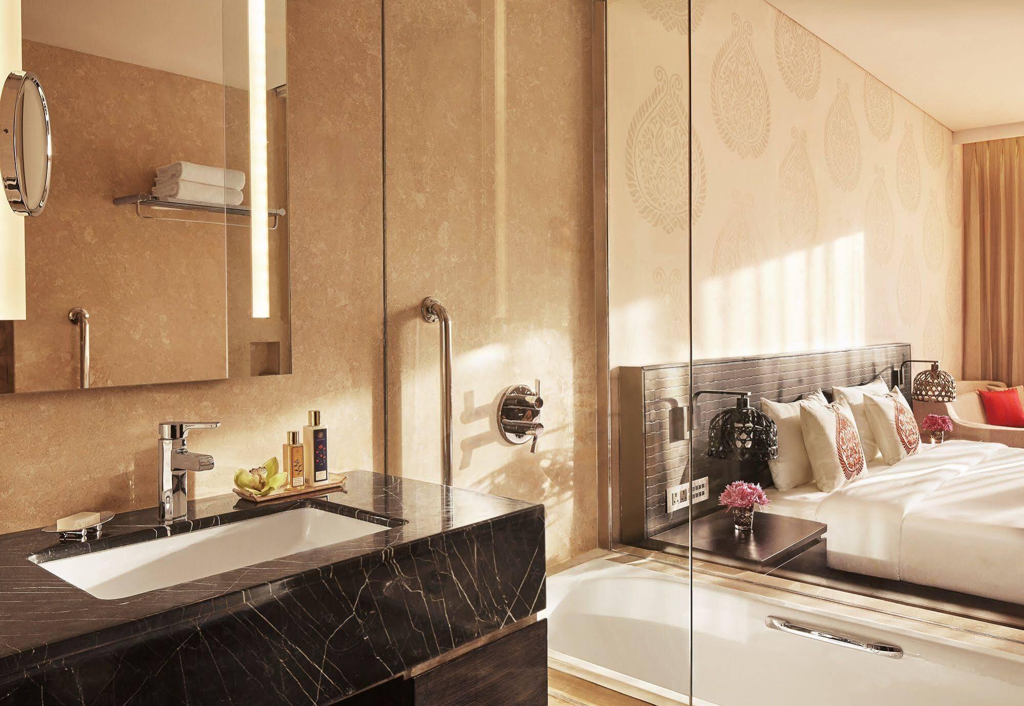 Vivanta Guwahati Buitenkant foto